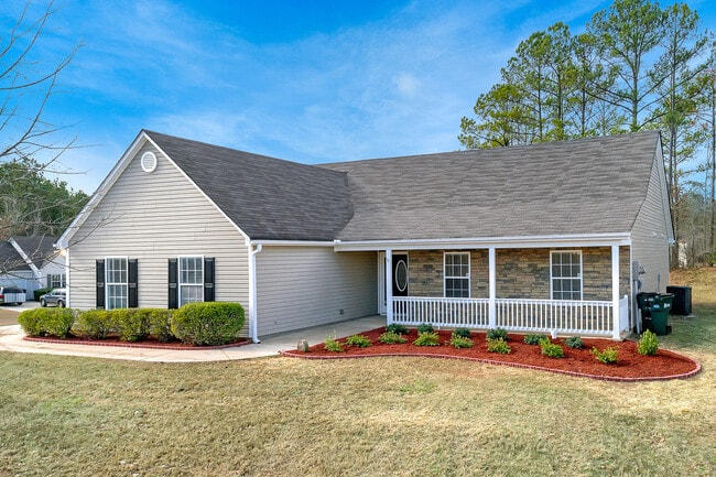 Coming Soon.....Gorgeous 3br 2bath home, beautiful front porch and spacious yard!! - Coming Soon.....Gorgeous 3br 2bath home, beautiful front porch and spacious yard!!