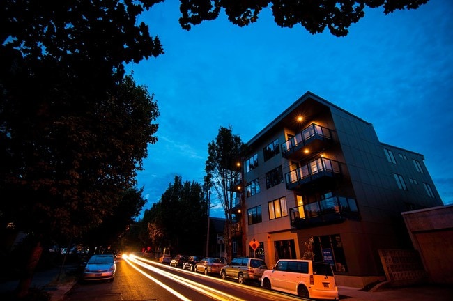 Foto del edificio - 2651 NW Thurman St