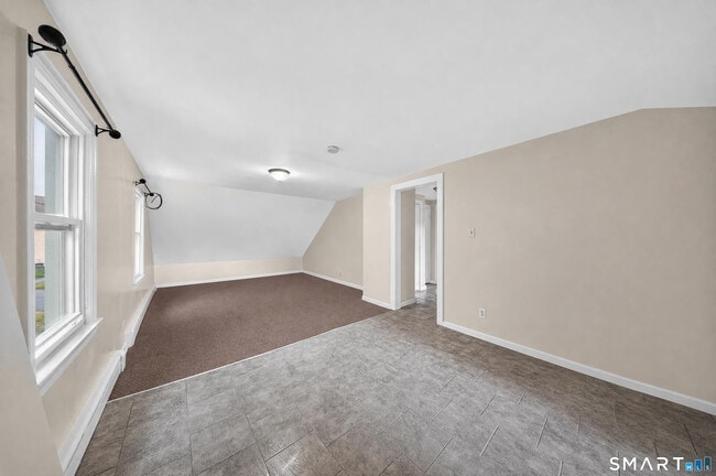 Building Photo - 53 Mohican Ave