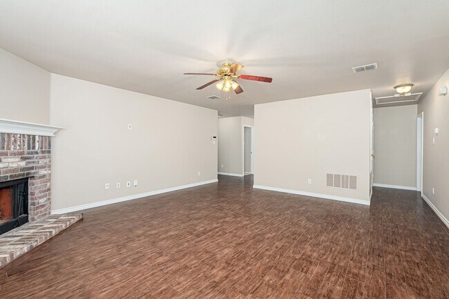 Building Photo - 2503 Buckskin Dr