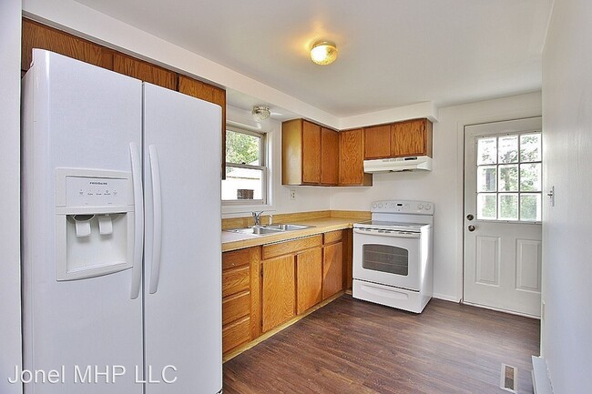 Building Photo - 3 br, 1 bath House - 408 Joslen Blvd