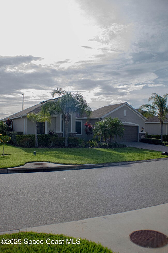 Building Photo - 7518 Bluemink Ln