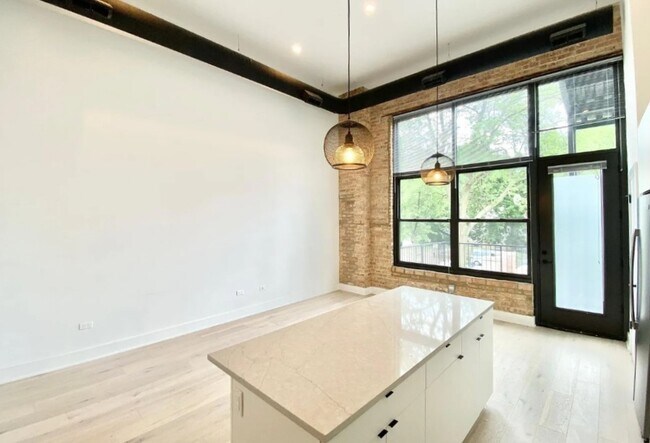 Foto del edificio - 3220 W Palmer St