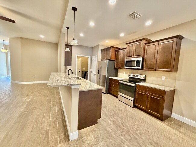 Foto del edificio - 131 Fetting Ave