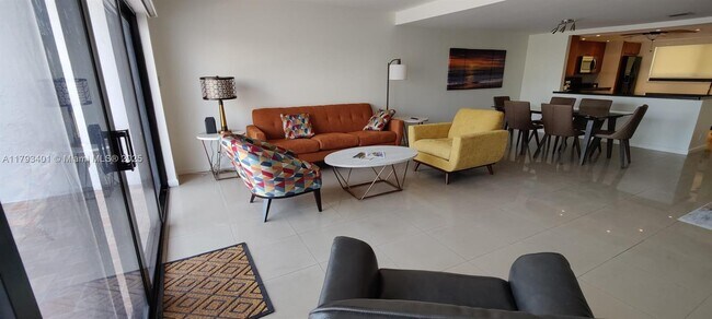 Foto del edificio - 4000 NE 168th St
