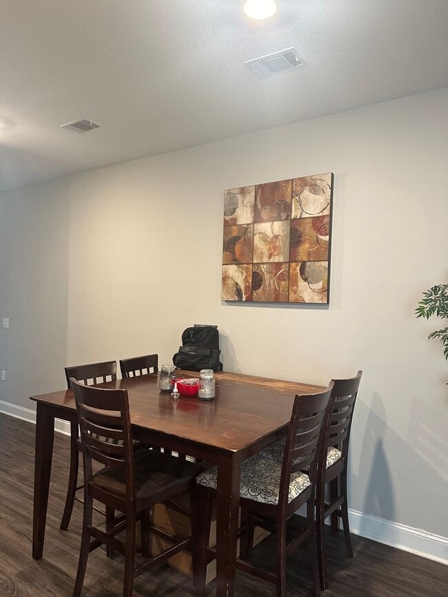 Foto del edificio - For Rent