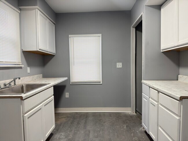 Building Photo - 11400 Abington Ave