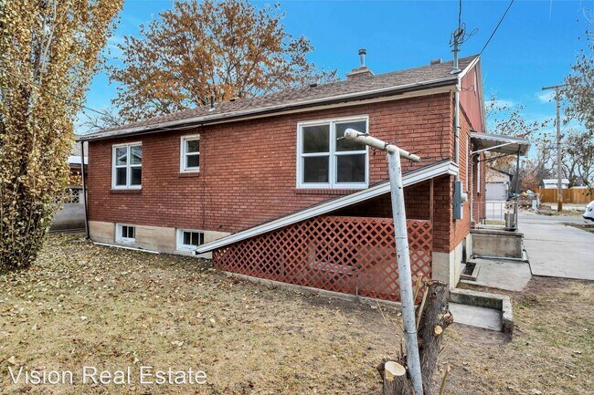 Building Photo - 3 br, 1 bath House - 242 W 100 N
