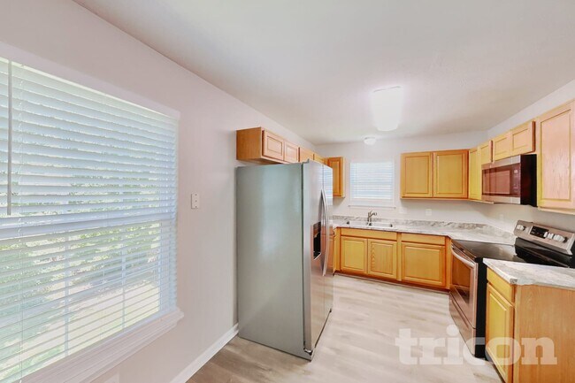 Foto del edificio - 700 Holland Ridge Dr