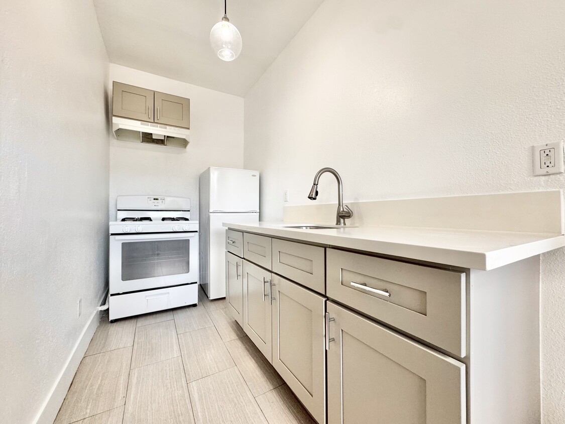 Foto principal - 5407 Sierra Vista Ave