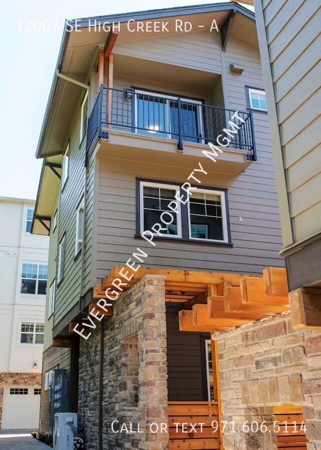 Foto del edificio - Modern 3BD/3.5BA Home with Spacious Deck, ...