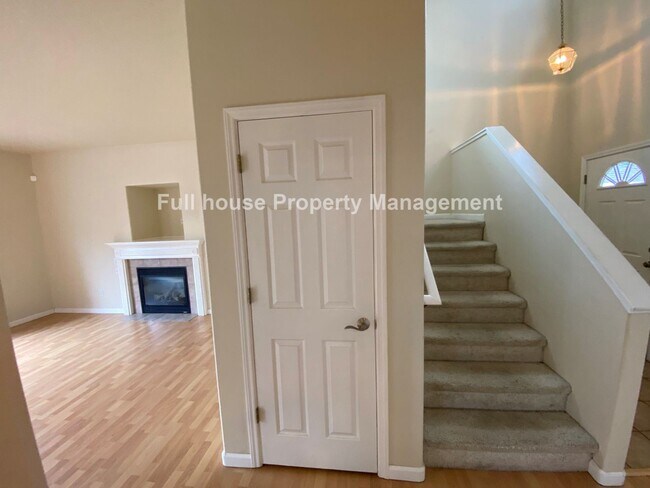 Building Photo - 3 br, 2.5 bath House - 3688 Kendra St.