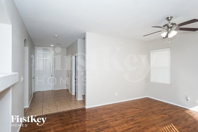 Foto del edificio - 7486 Decoro St