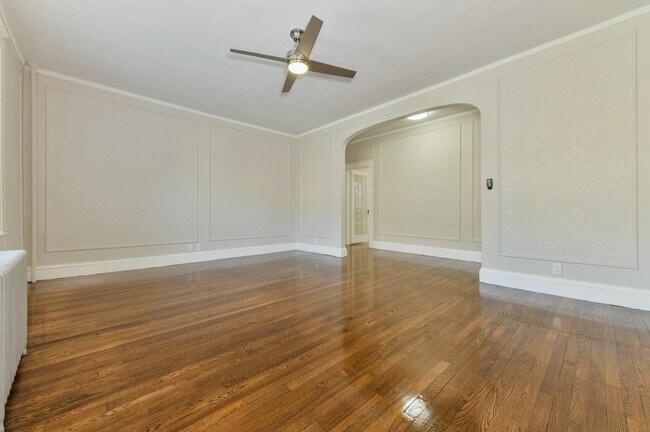 Living Room - 411 Washington St