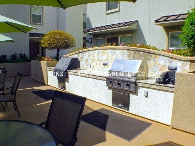 Building Photo - 16674 Bellflower Blvd