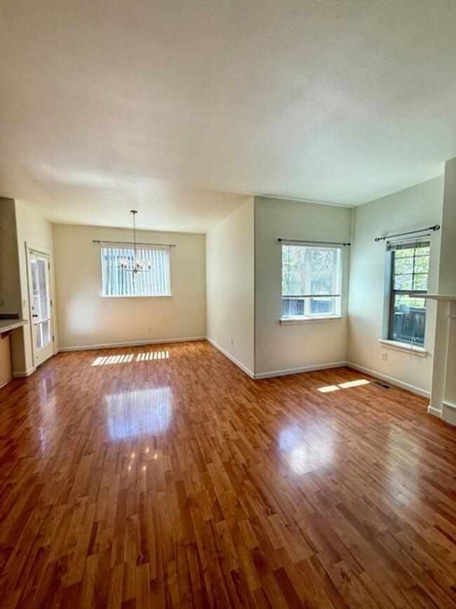 Building Photo - Lovely Corner Lot 3 Bedroom home with Land...