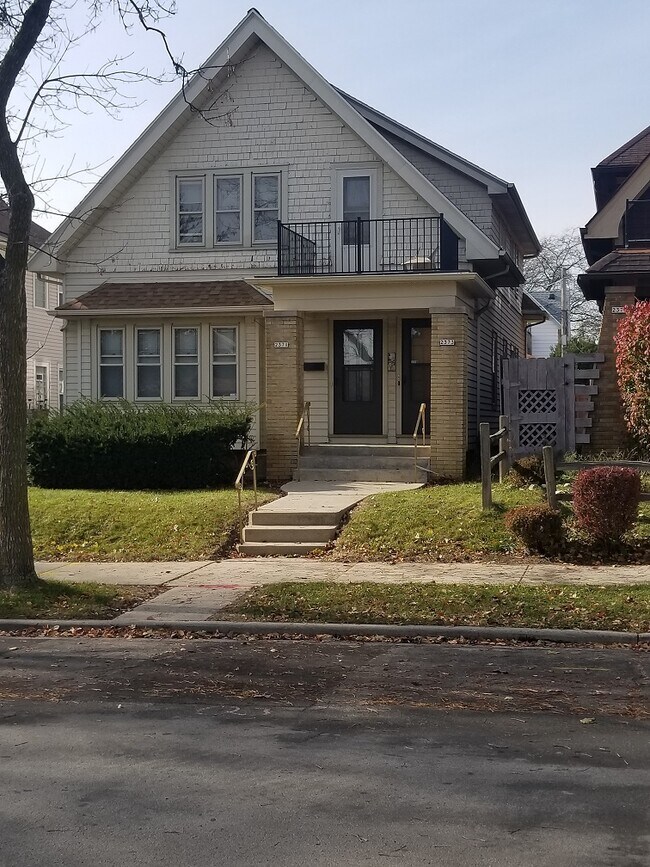 Foto del edificio - 2373 N 56th St