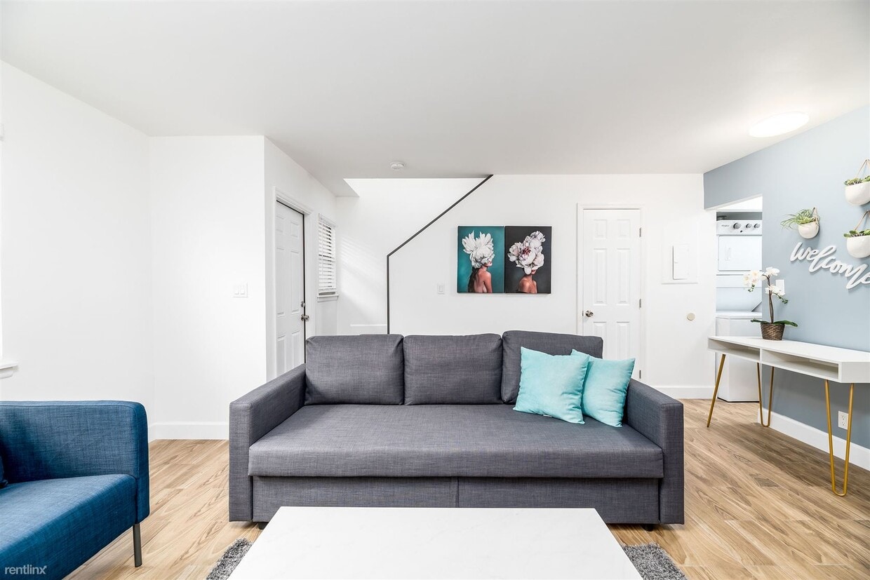 2 br, 1.5 bath - 3510 NW 91st Ave - 2 br, 1.5 bath  - 3510 NW 91st Ave