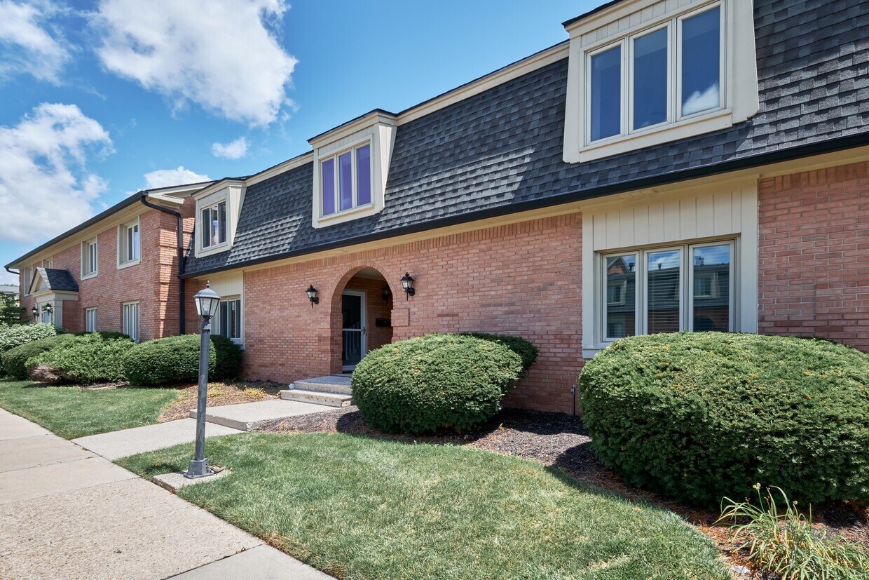 Foto principal - 8511 Canterbury Square W