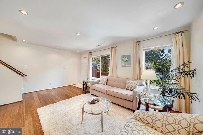 Foto del edificio - 1701 Westwind Way