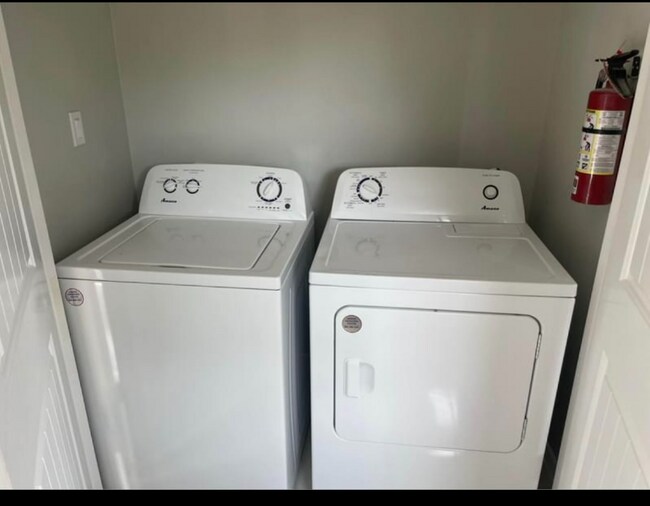 Foto del edificio - 201 W Rutherford Ave