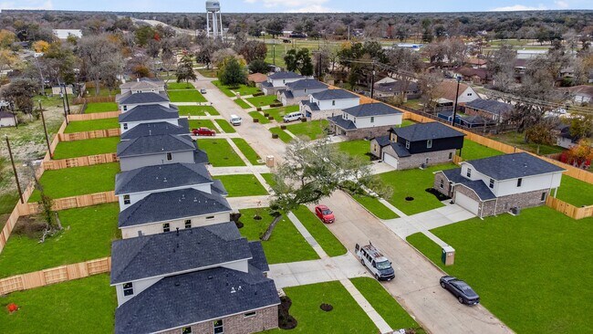 Foto del edificio - 412 Magnolia Ln