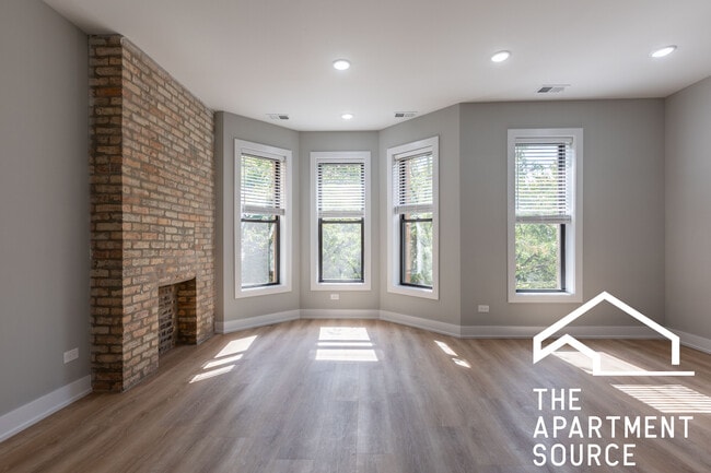 Building Photo - 454 W Belden Ave