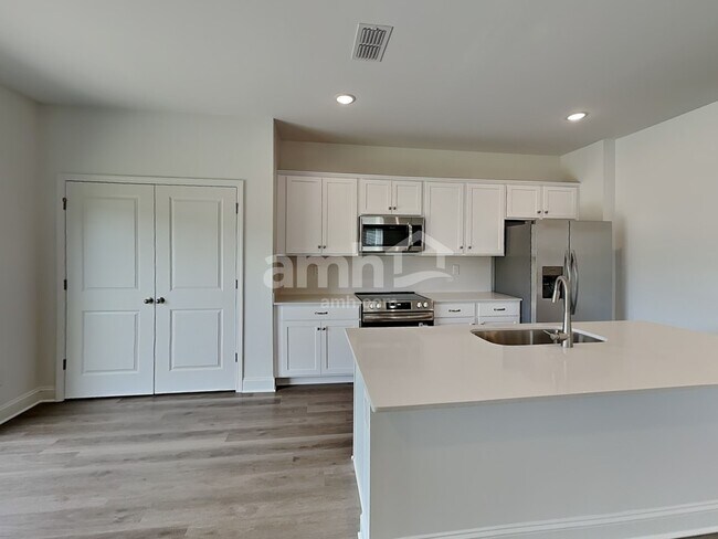 Foto del edificio - 1007 Guildcrest Ct