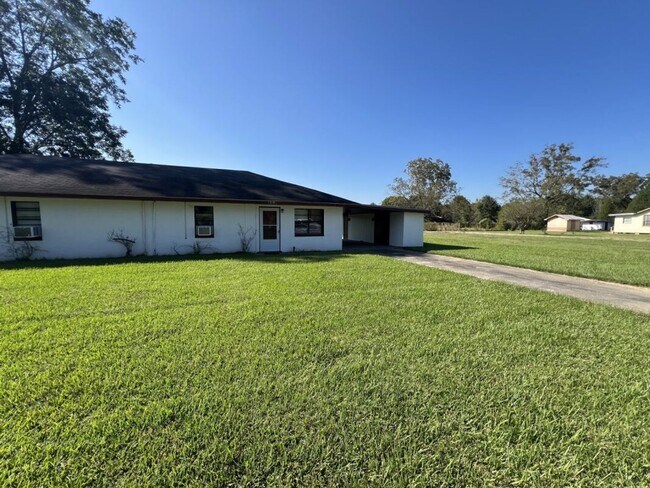 Foto del edificio - Charming 2 Bedroom Duplex on Sunshine Rd