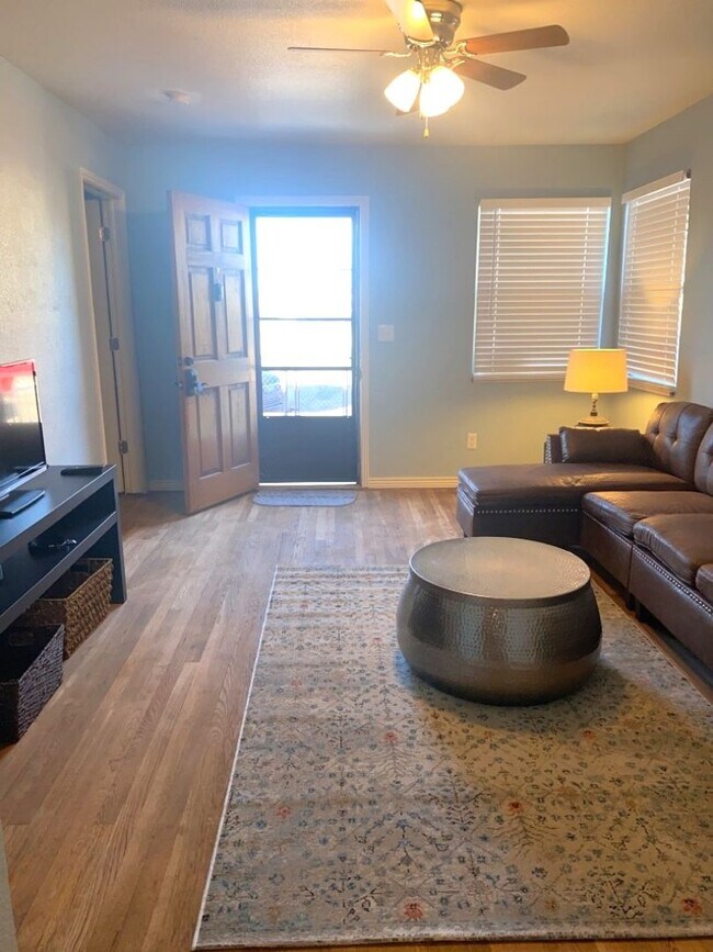 Photo - Stunning Home on Moreno for Rent