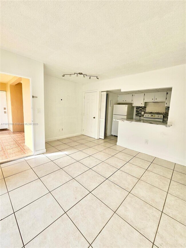 Foto del edificio - 4250 NW 79th Ave