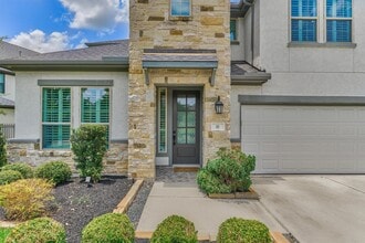 Building Photo - 11 Shumard Oak Dr