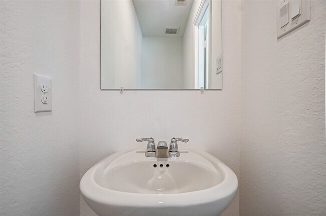 Building Photo - 1495 Twilight Grn Dr