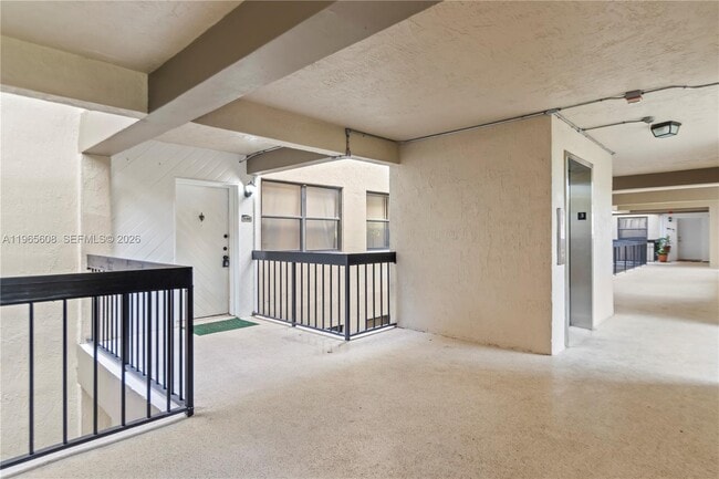 Building Photo - 481 Ives Dairy Rd