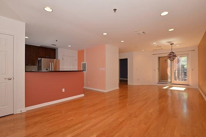 Foto principal - 659 1st St