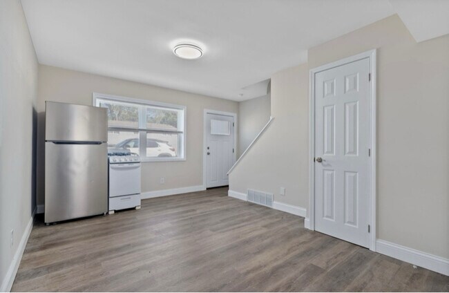 Foto del edificio - 464 E Norwich Ave