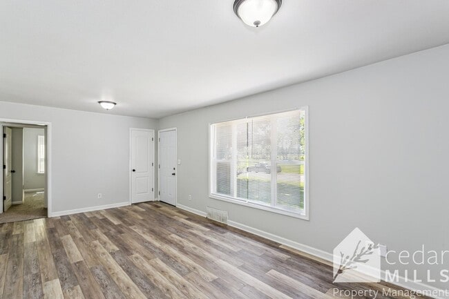 Foto del edificio - Spacious 3 Bed Corner Lot Near South High & I-235