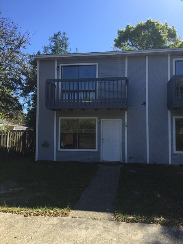 Foto principal - 957 B Mcfarlane ave