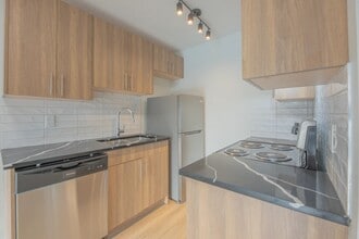 Building Photo - The Rundle