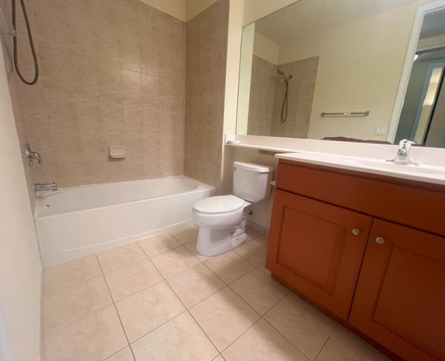Building Photo - 3500 Oaks Clubhouse Dr