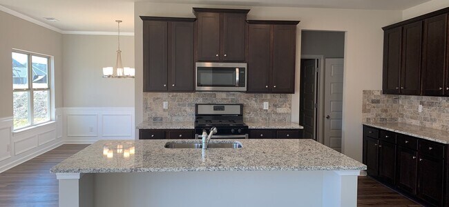 Foto del edificio - 4 Bedroom Single Family Home in Lithonia!