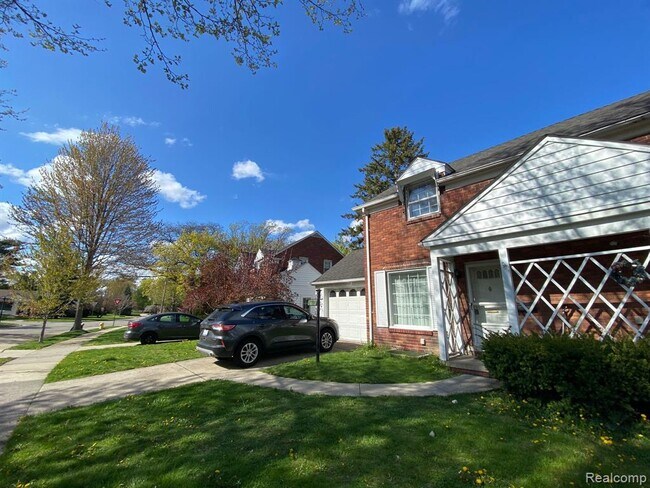 Building Photo - 3858 Brewster St