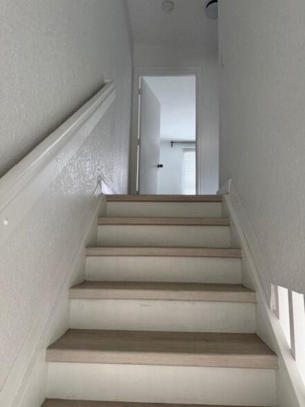 Foto del edificio - 2223 Pasadena Way