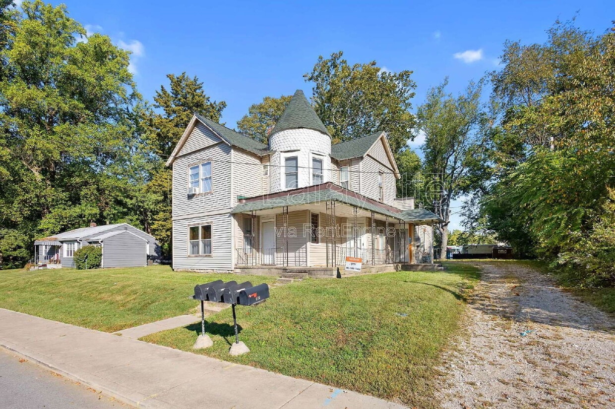 Foto principal - 120 W 3rd St