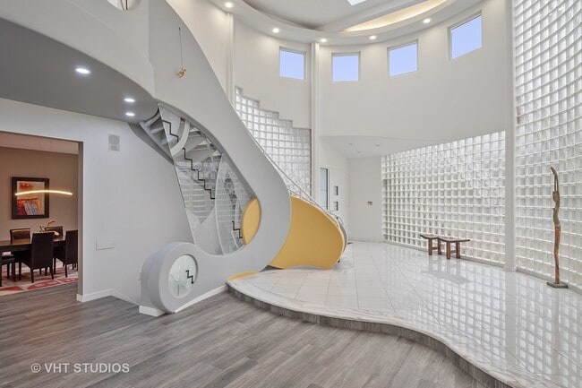 Building Photo - 21660 N Rainbow Rd