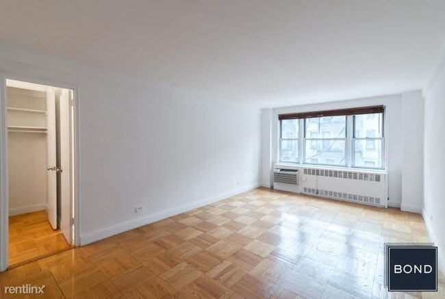 Building Photo - 30 E 86th St