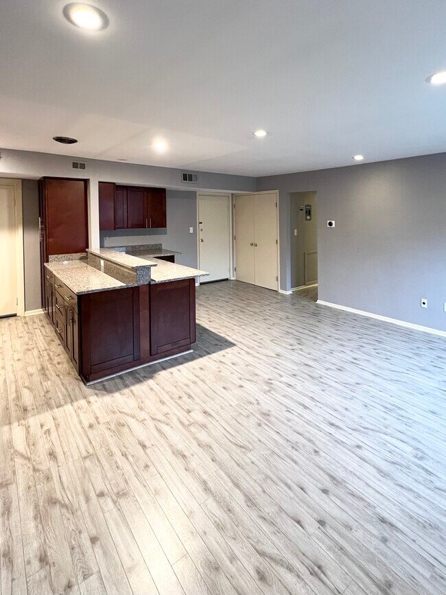 Foto del edificio - 20301 Shelburne Rd