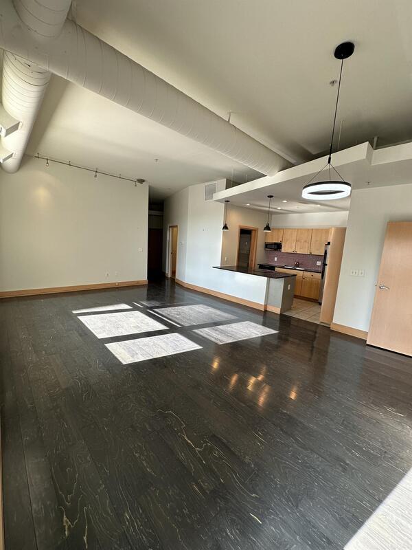 Primary Photo - 2030 Euclid Ave