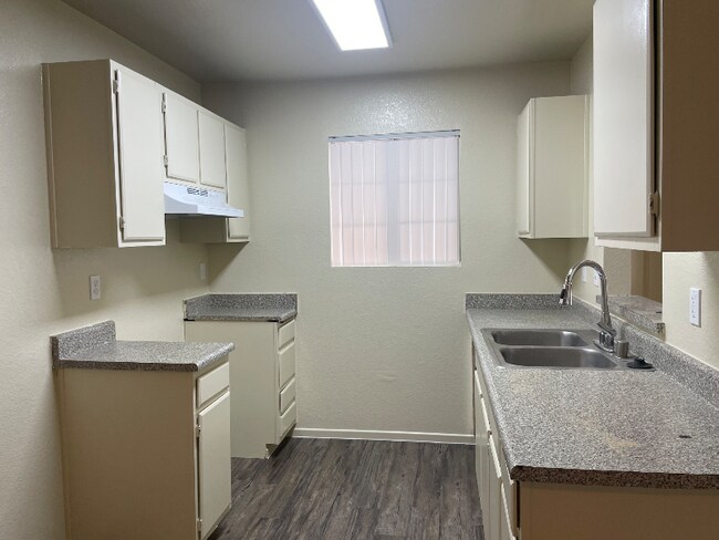 Foto del edificio - 674 W 41st St