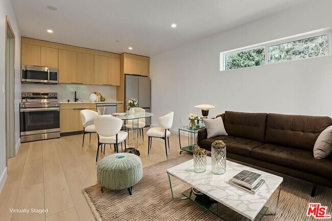 Foto del edificio - 11010 Hortense St